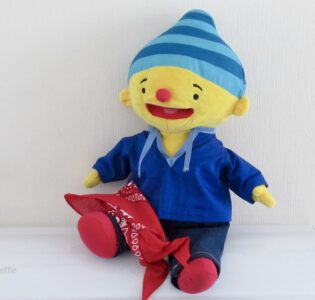 De foto van het product Kledingset 'Boer' v. handpop Puk