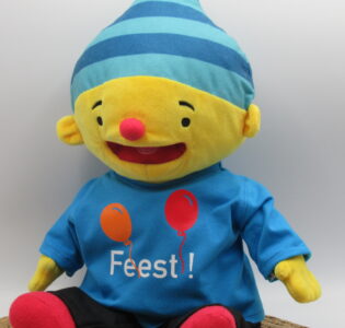 De foto van het product Shirt " Feest" voor handpop Puk