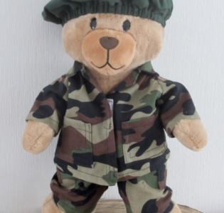 De foto van het product Legerkleding voor beer Kiki