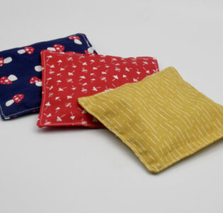 De foto van het product Pittenzak gevuld met kersenpitten