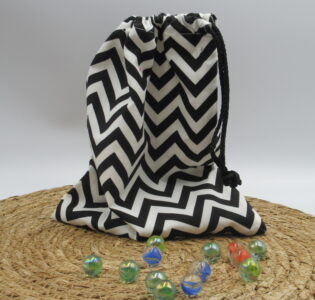 De foto van het product (Knikker)zak met naam