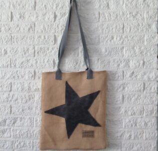 De foto van het product Schoudertas van jute en spijkerstof