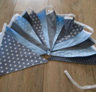 De foto van het product Vlaggenlijn in blauw/grijs