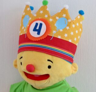 De foto van het product Verjaardagsmuts met cijfers voor Puk