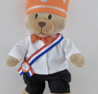 De foto van het product Kledingset Koning v. beer Kiki