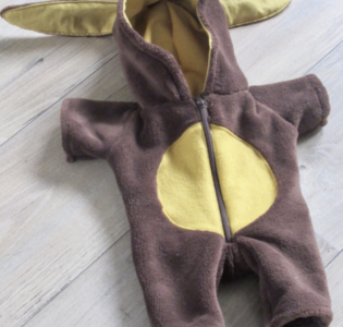 De foto van het product Paashaaspak, past op handpop Bobbi