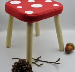 De foto van het product Paddenstoelhoes voor FLISAT kruk van Ikea